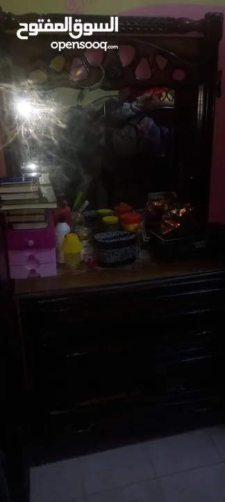 خزانه مستعمل مع بيرو