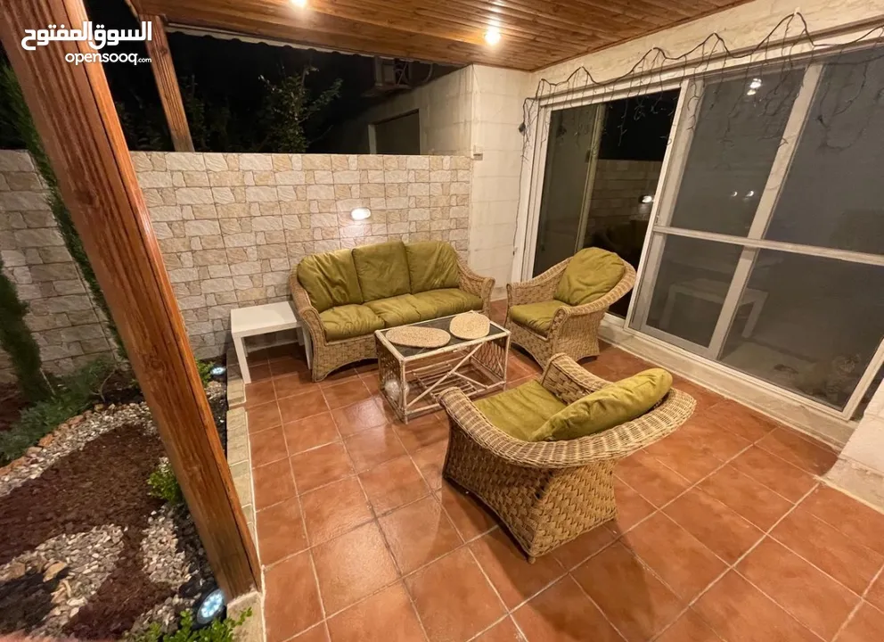 طقم راتان اصلي بحالة جيدة للبيع