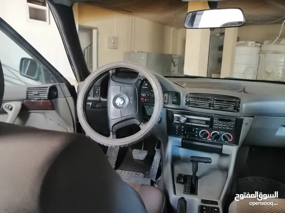 سياره بي ام دبل يو