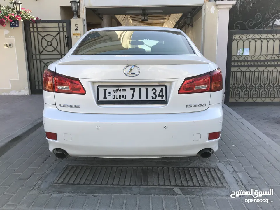 Lexus IS300 GCC Specs Excellent Condition