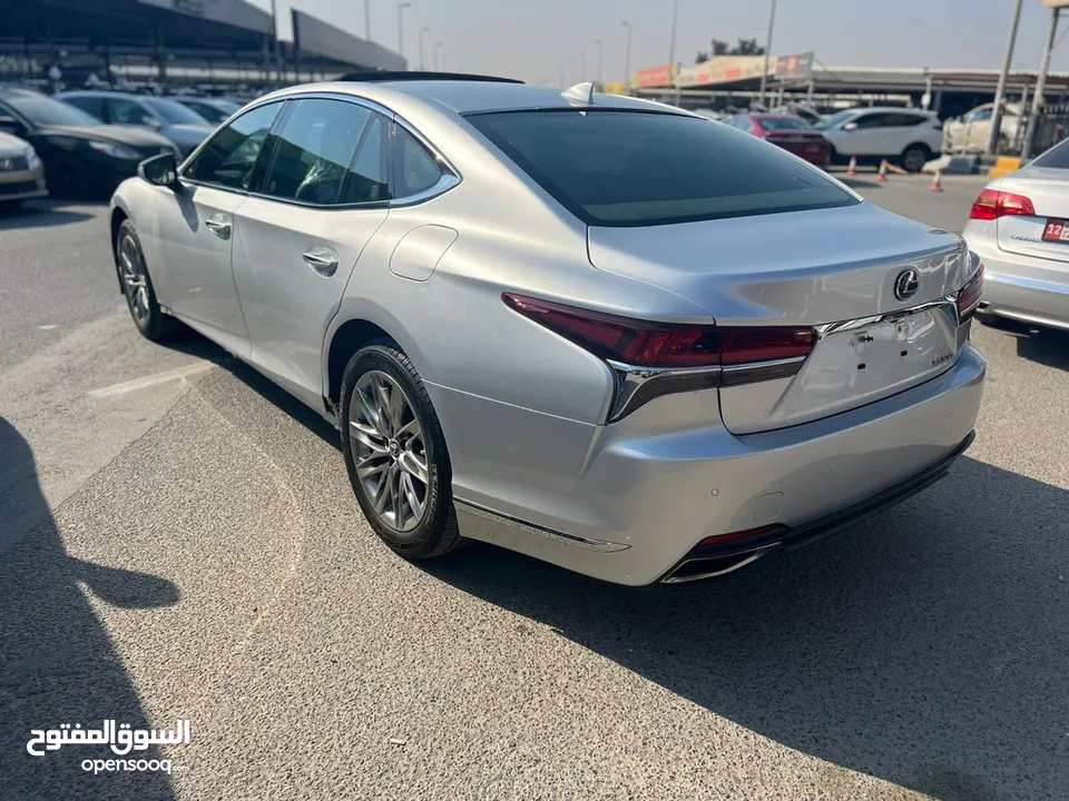 لكزز LS500