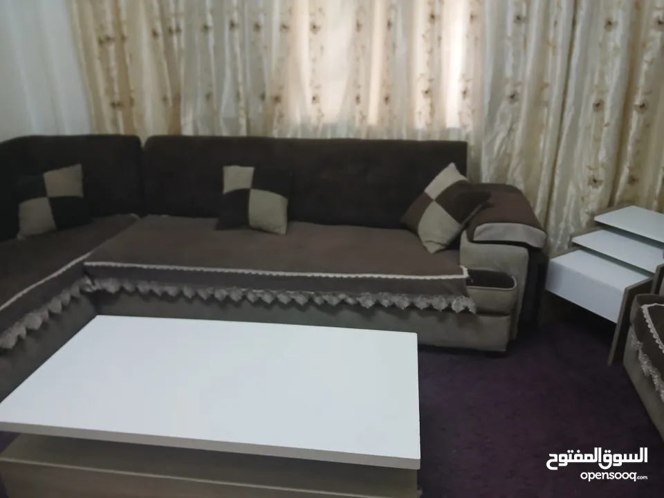 طقم كورنر نظيف كتيررر  للبيع مستعجل ضروري قابل لتفاوض بسعر للشررراا ان شاء الله ما منقصر معه