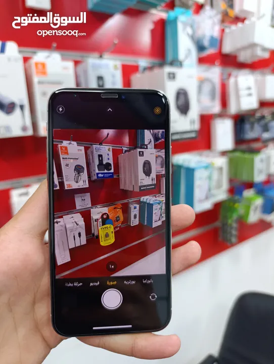 مستخدم نضيف iPhone XS