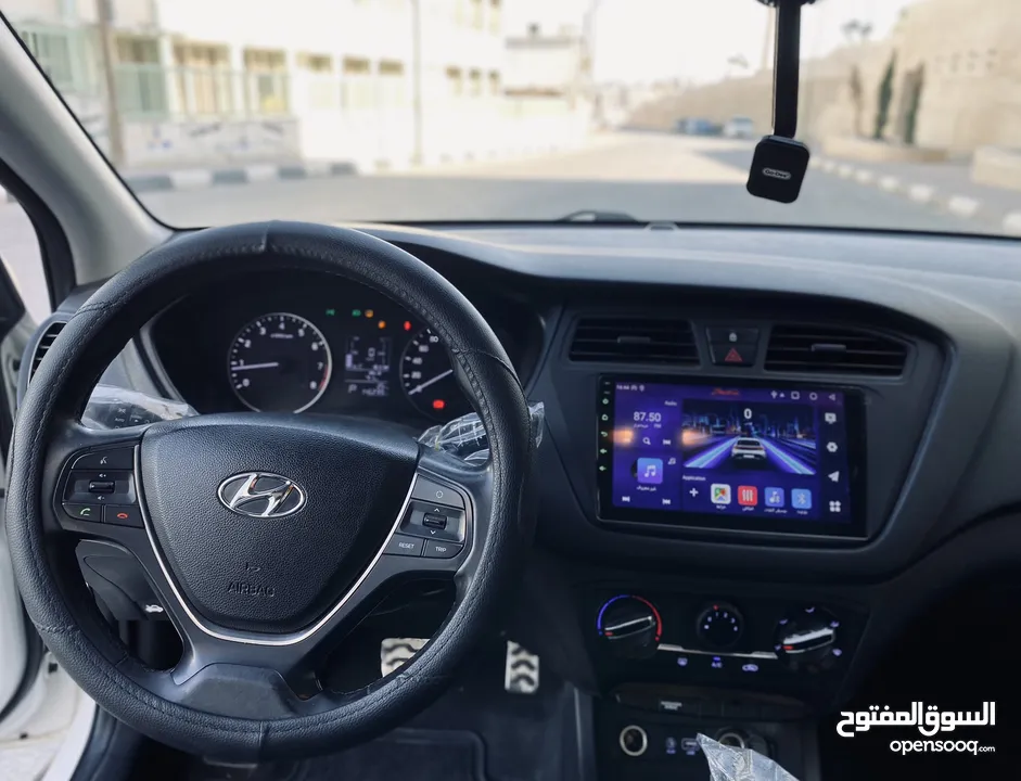 ميني جيب مميز من هيونداي i20 Active للبيع
