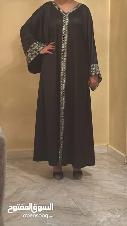 ملابس استخدام مرتين للبيع