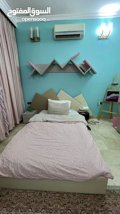 غرفه نوم للبيع بناتية مستعمله نظيفه جداً