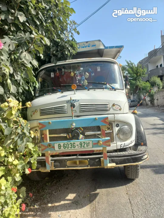 للبيع شاحنة مرسيدس كلاسيك