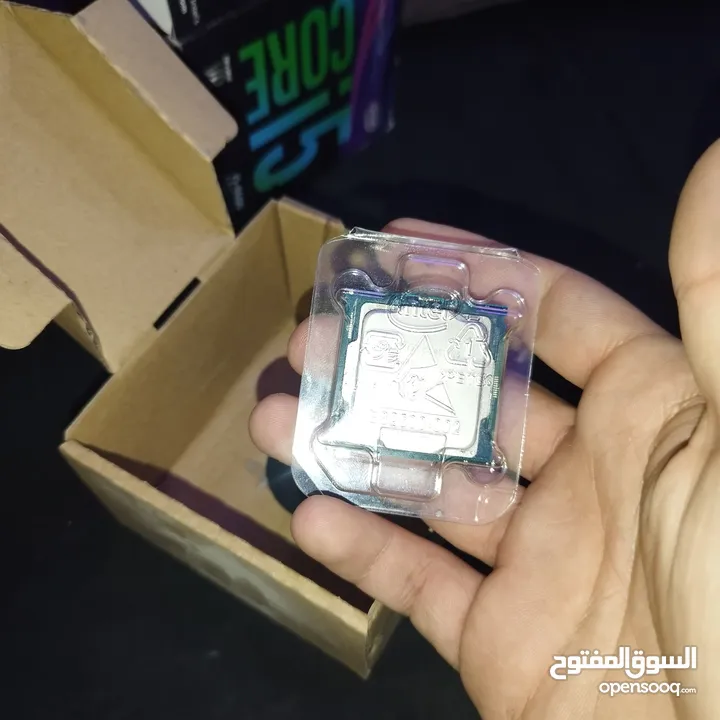 للبيع معالج Intel Core i5-8600