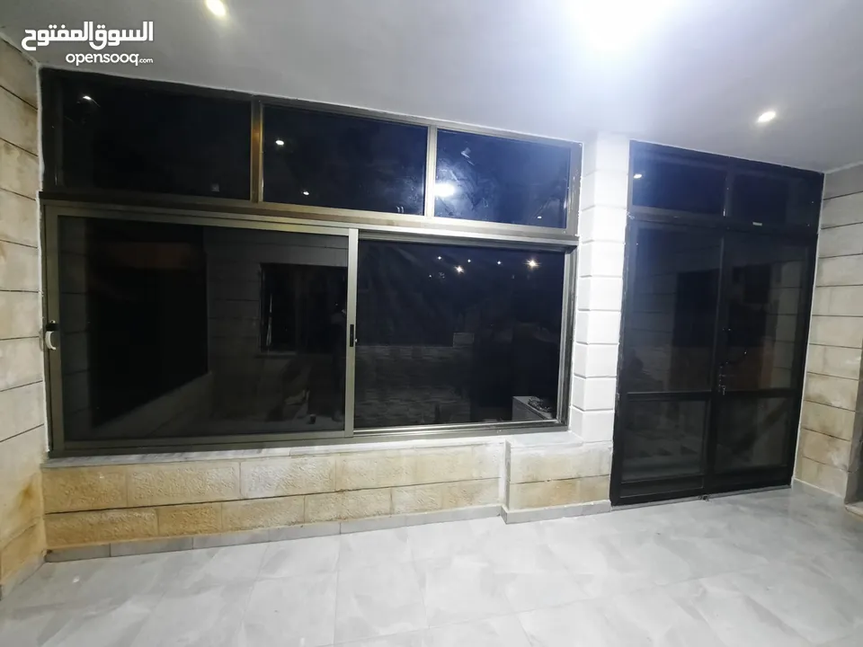 شبابيك المنيوم عدد 10 لون شمبيه زجاج عسلي بحال الوكاله