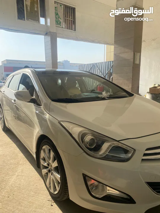 Hyundai i40 hatchback model 2014 gcc 200 km  هيونداي اي 40 موديل 2014 ماشيه 200 الف خليجيه