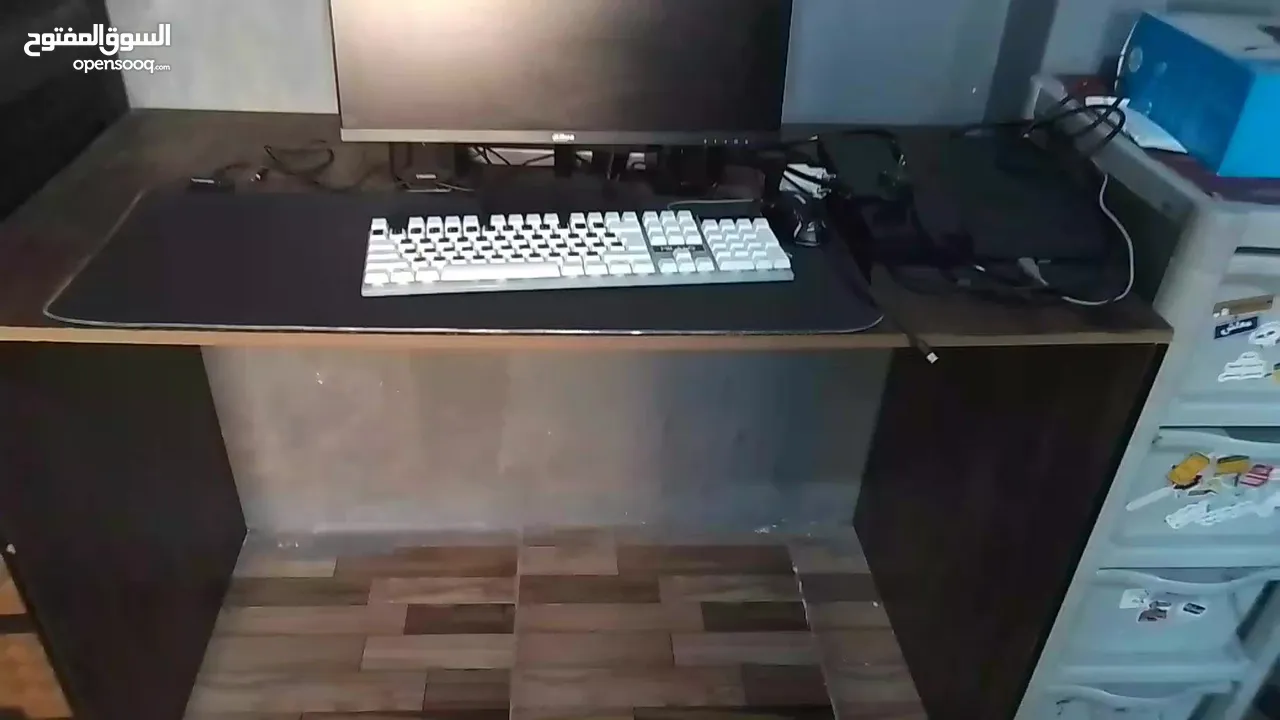 مكتب مستعمل + كوميدينا خفيف وكويس جدا وبسعر رخيصصصصص