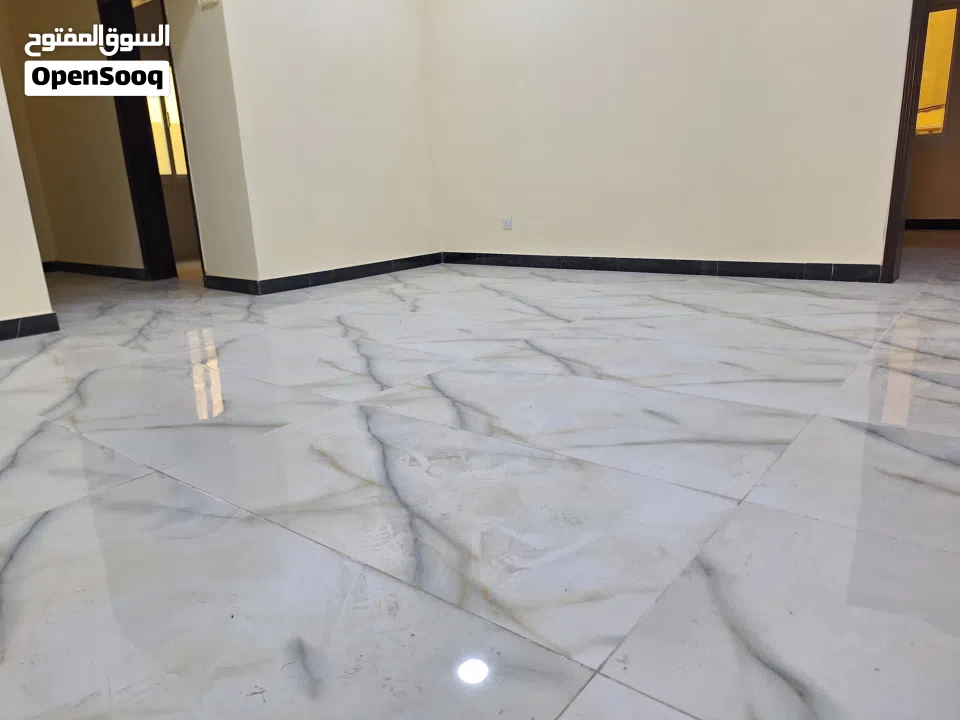 للبيع بيت بالرفاع الشرقي مجدد بالكامل