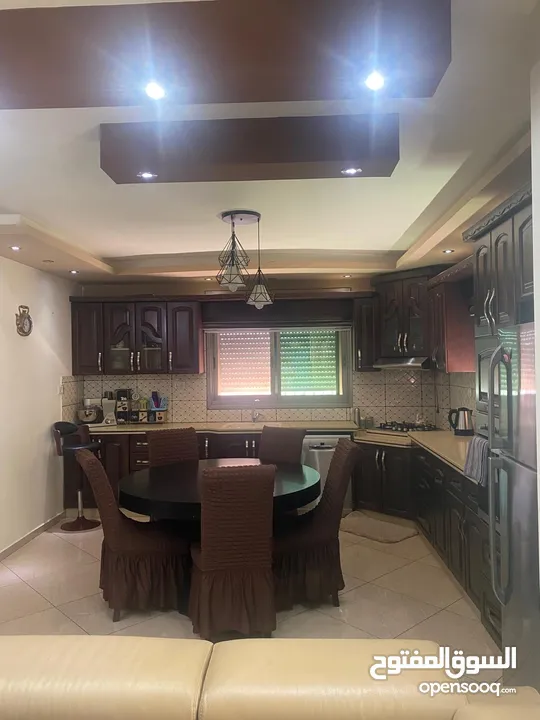 شقة مميزة بإطلالة رائعة سوبر ديلوكس على الشارع الرئيسي. منطقة خلة قيس قريبة جدا على بيت جالا ...