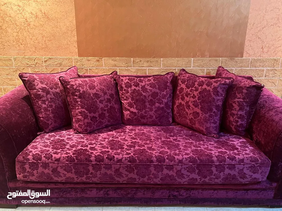 طقم كنب للبيع بحاله جيده جدا