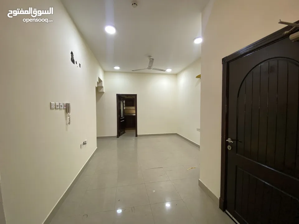 ‏Apartment for rent in Bani Jamra, 3-Rooms  شقة للإيجار في بني جمرة، 3 غرف، موقع ممتاز