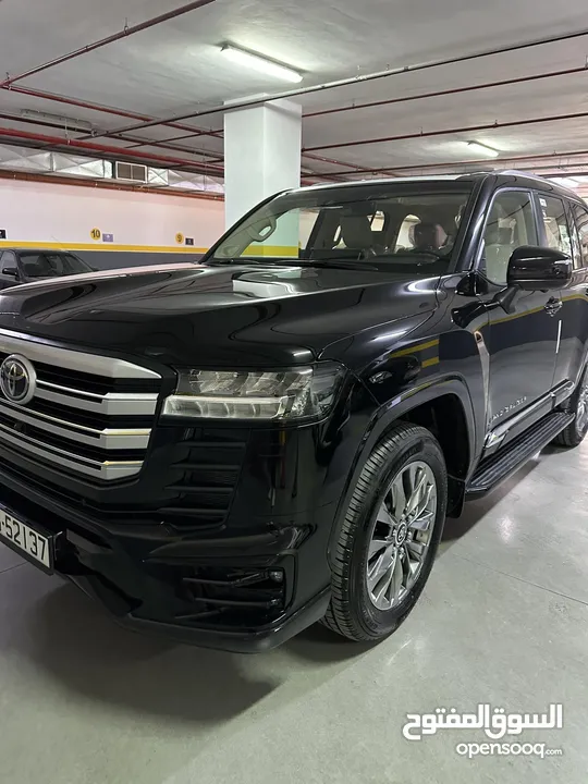 لاند كروز GXR 2024 TWIN TERBO كويت جديد زيرو فل اضافات اصلي 100% شاشات خلفيه خمس كاميرات للجادين فقط