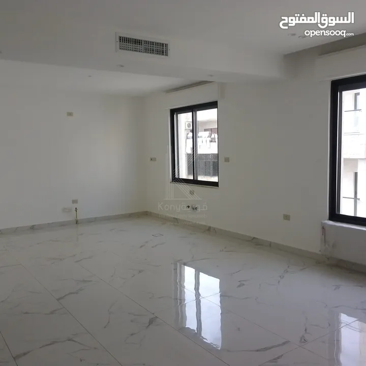 شقة فاخرة للبيع في ام اذينة مع تشطيبات حديثة