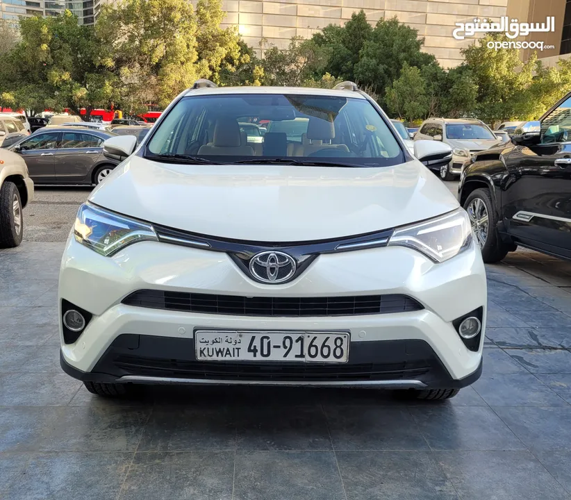 Toyota  RAV4.   2017