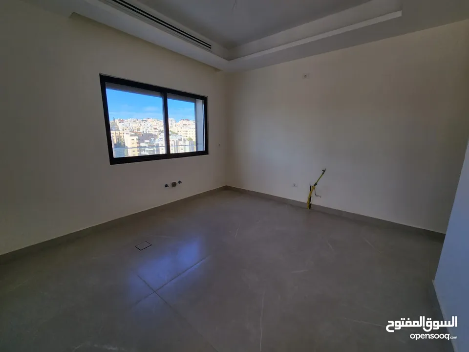 روف فاخر للبيع في عبدون ref : 14387