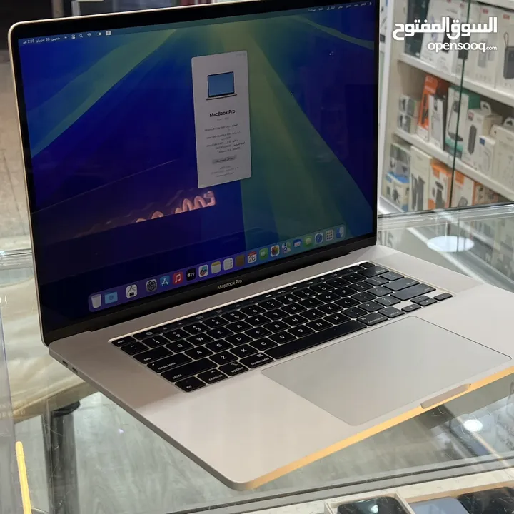MacBook Pro 2019 / 16 inch - core i7 / 16G ram - 512GB