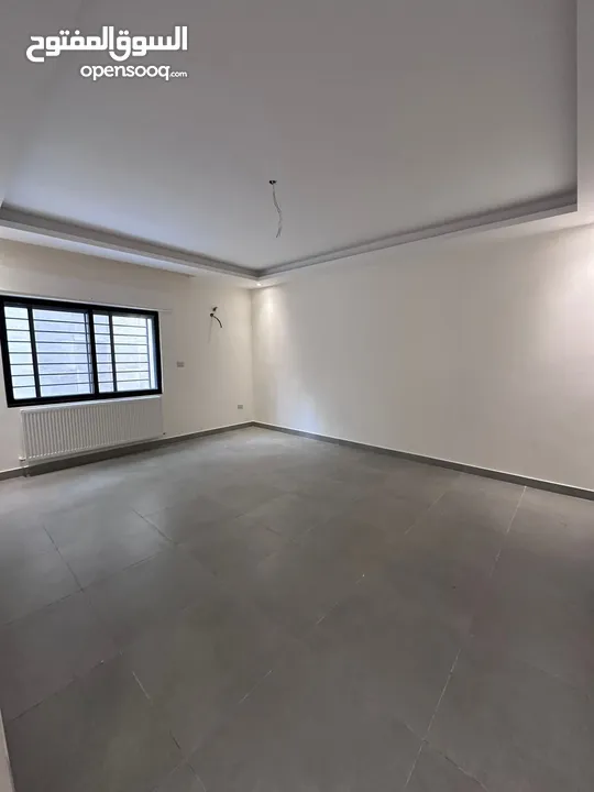 شقة فاخرة أرضية مع ترس 120م للبيع في #الجندويل .. جديدة