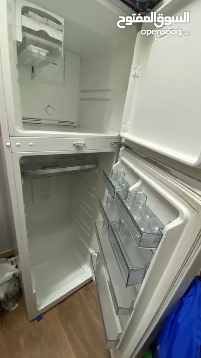 Midea Fridge Freezer - 333 Litres