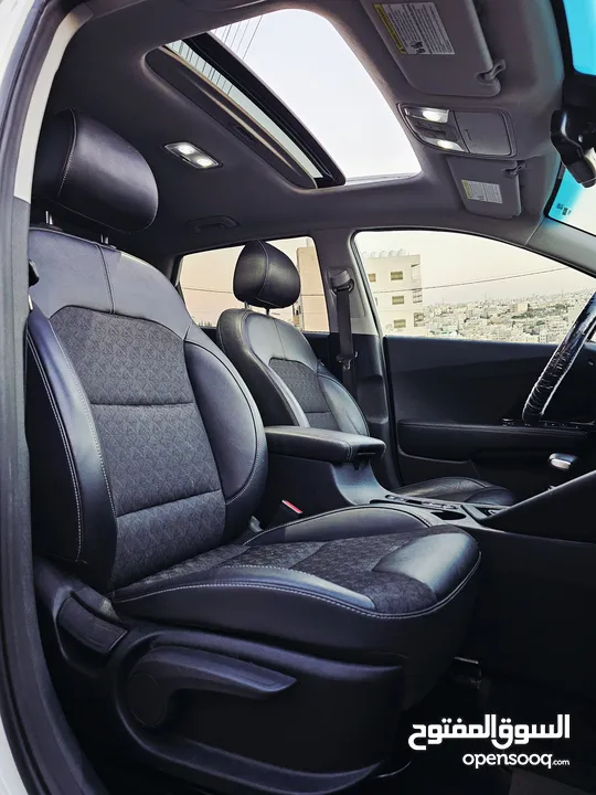 نيرو هايبرد 2022 Plug-in اعلى صنف مع فتحه فحص كامل كلين تايتل بسعر مغري جدا