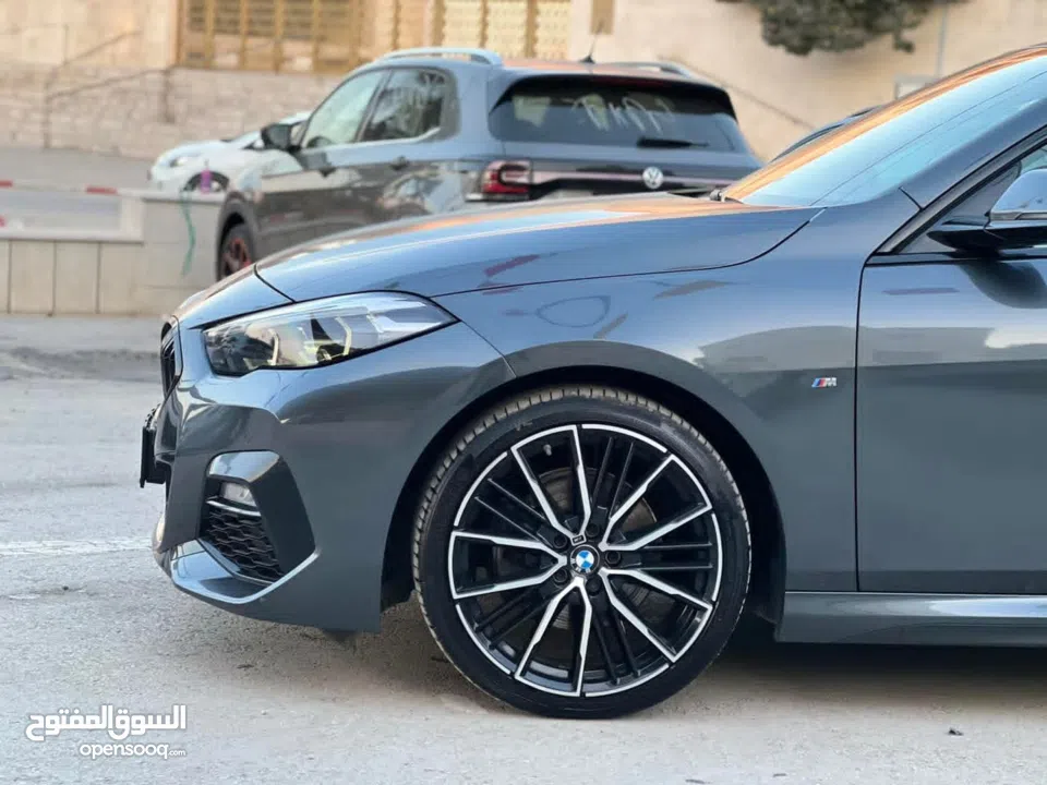 سيارة مميزة