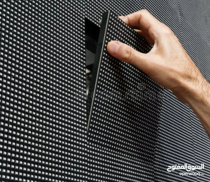 شاشة عرض وإعلانات قياس الشاشة 200 ×230 معها جهاز الشريحة والتحكم عن بعد ومعها 5 لوحات شاشة إحتياط