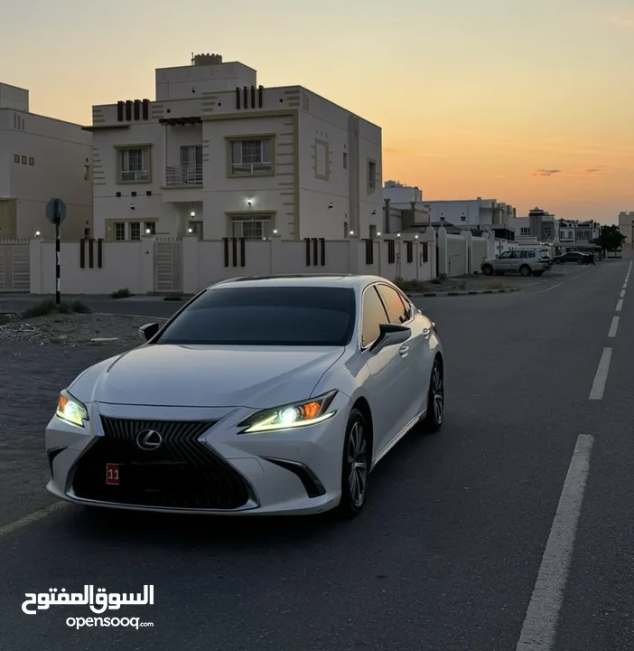 Lexus es350 2019 model