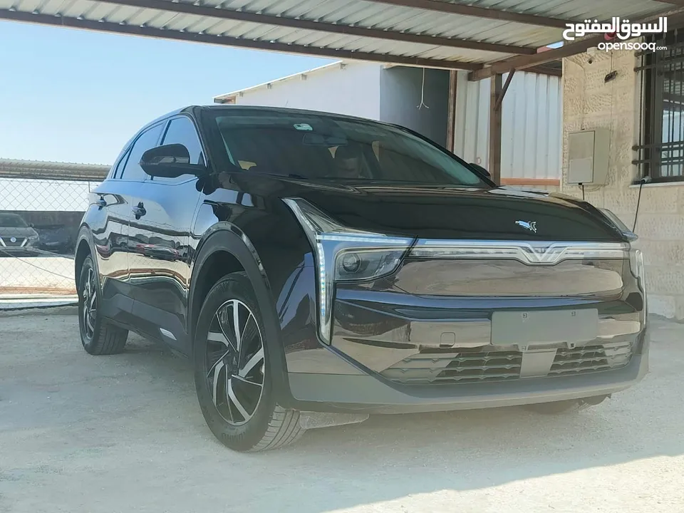نيتا يو برو 2022 لون باذنجاني حره
