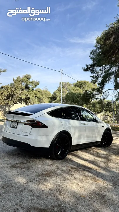 Tesla performance 2019  Sport 700 hp  0-100 km in 2 seconds  For sell 36500 قابل للتفاوض