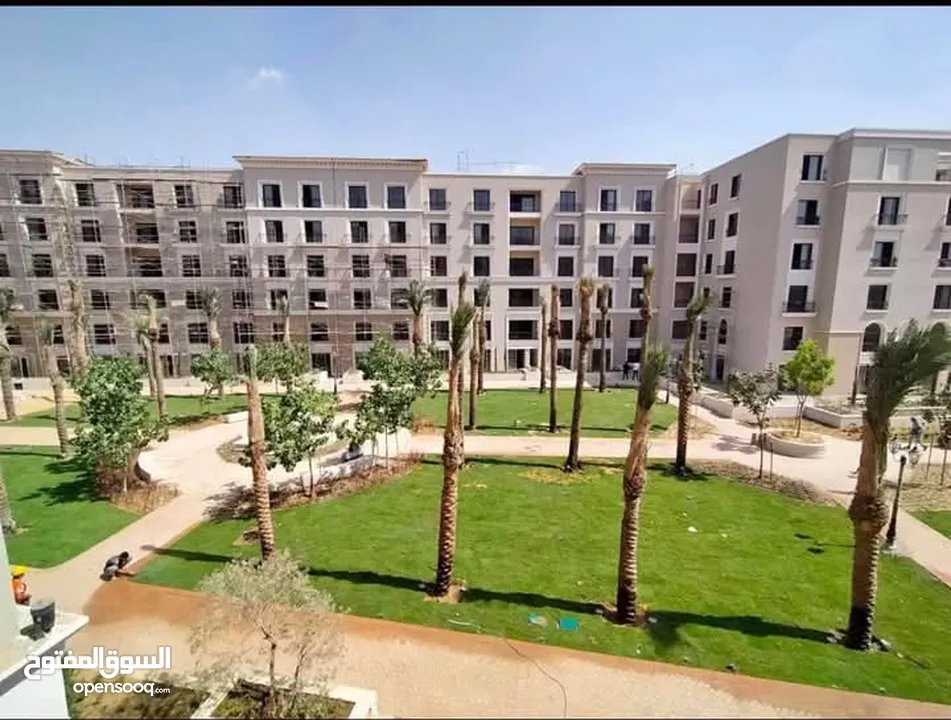 شقة متشطبة للبيع جاهزة للمعاينة داخل كومباوند village West في الشيخ زايد وبجوار هايبر وان