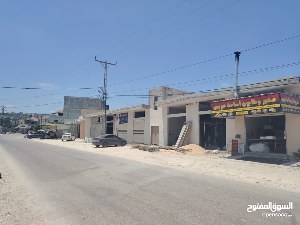 مخازن للايجار جنوب غرب جنين تقع على شارع رئيسي حيوي
