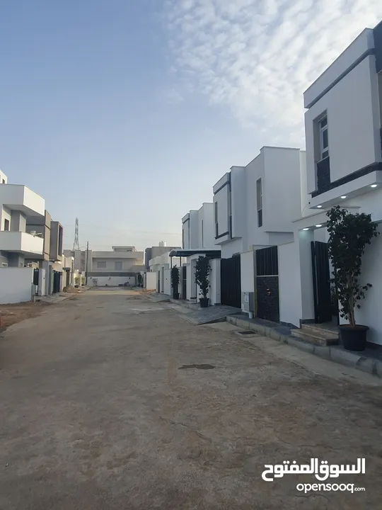 فيلا أرضية جديدة ماشاءالله للبيع في مدينة طرابلس منطقة السراج طريق المواشي بعد جامع الصحابة