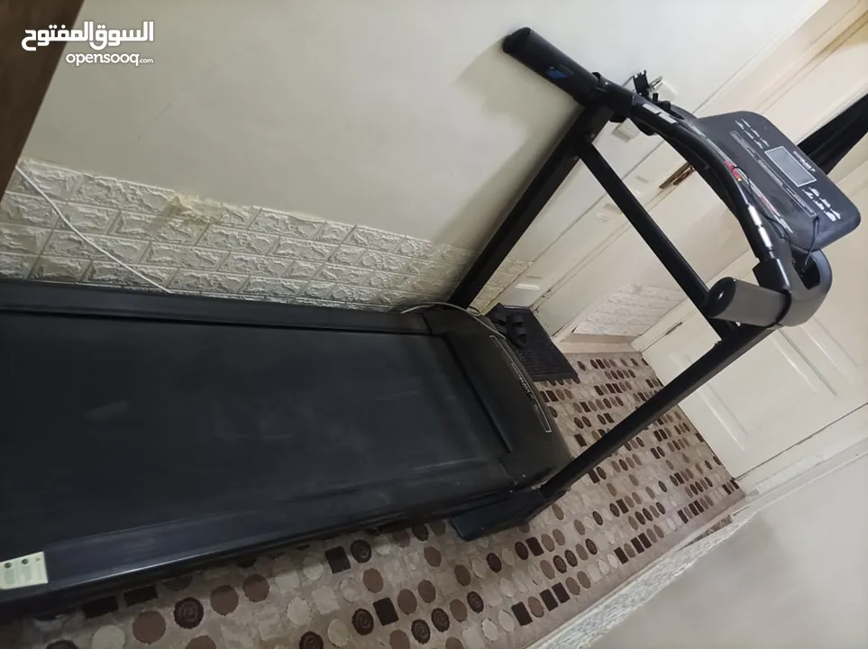 للبيع جهاز مشي احترافي