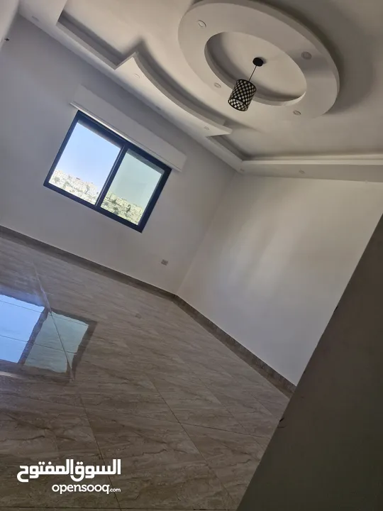 شقه طابقيه للإيجار السنوي
