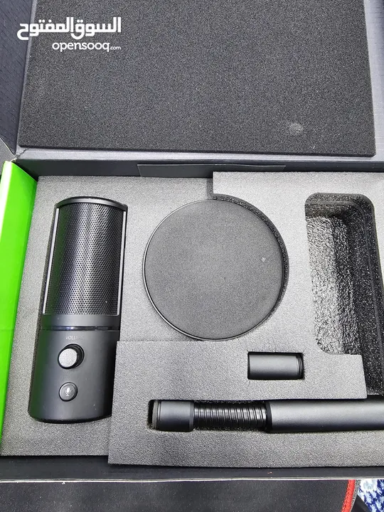 speaker razer seiren emote mic