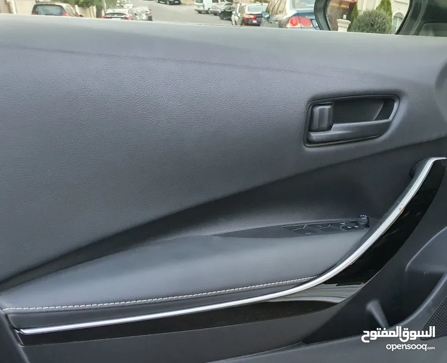 تويوتا كورولا 2022 XLE فحص كامل فل كامل جلد تدفئة شاحن وايرلس كراسي كهروباء ياباني بطارية ليثيوم