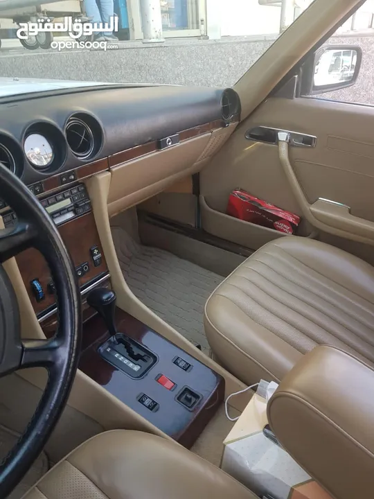 مرسيدس 560 SL موديل 1988 مكيف شغال و الكشف موجود بحالة ممتازة