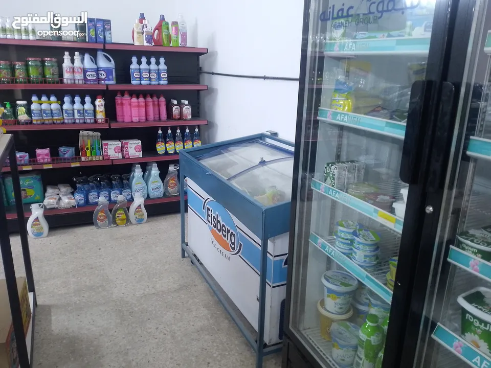 سوبر ماركت للبيع