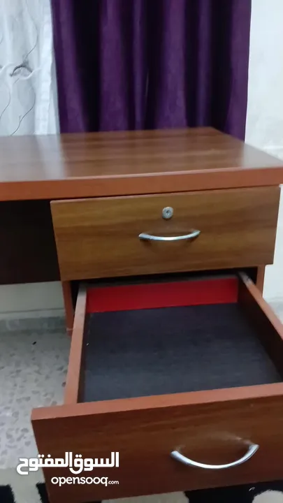 مكتب جديد لم يستعمل بعد بني بحالة الوكالة