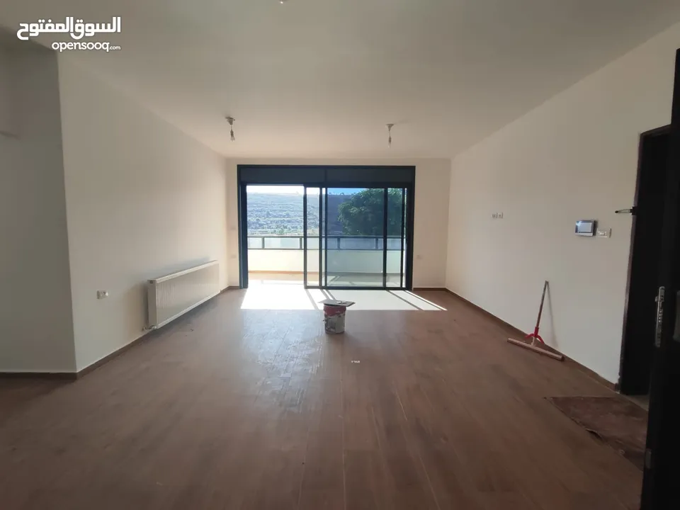 شقة جديدة للإيجار – عين منجد  تشطيب على ذوقك الخاص
