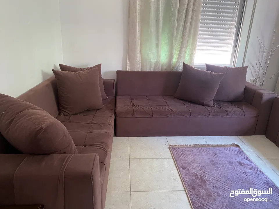 كنب عشر مقاعد مستعمل للبيع مع طاولات