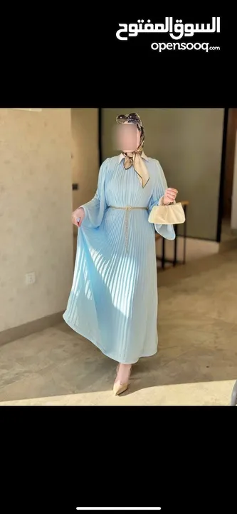 فساتين وعبايات