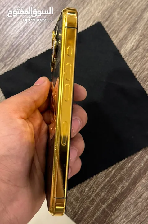 iPhone 15Pro Gold 24KT