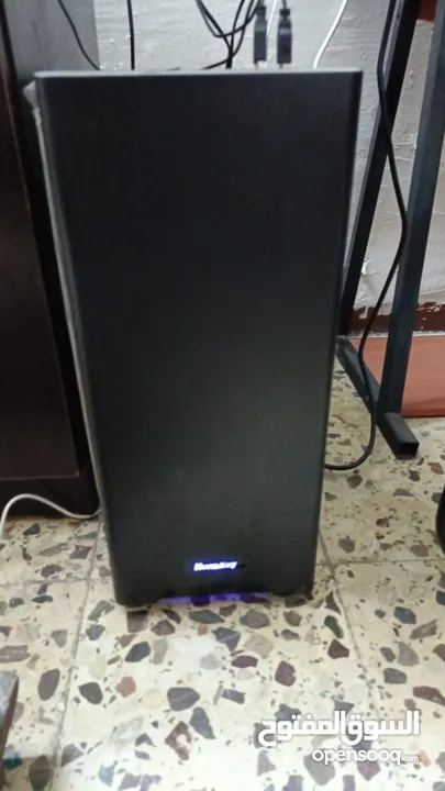كمبيوتر قيمنق مع ماوس و كيبورد مستعمل للبيع