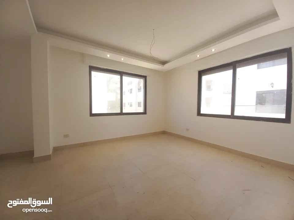 Unfurnished Apartment with Roof For Rent In Abdoun  ( Property 34122 )-174813184
