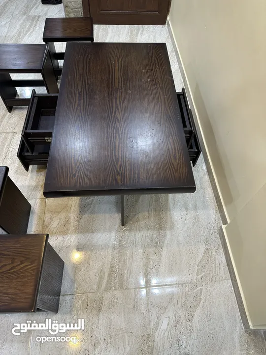 طاولة ضيوف او معيشه