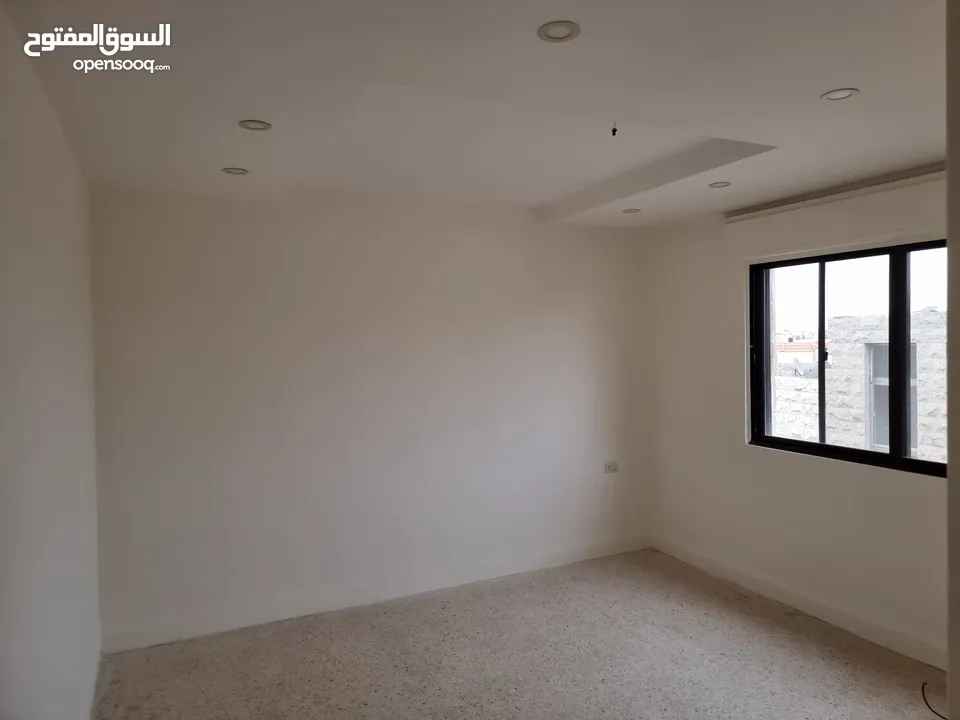 شقه طابق ثالث للبيع من المالك مباشره